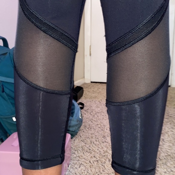 COPY - COPY - Black LuLuLemon leggings - Picture 2 of 4